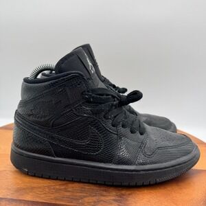 Air Jordan Mid Triple Black Snakeskin Womens 8 Classic Basketball Sneakers